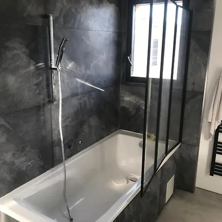 110 M2 Entre Vignoble Et * Marseillan (Herault)