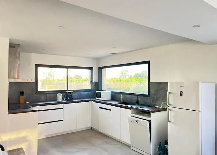110 M2 Entre Vignoble Et Villa Marseillan (Herault)